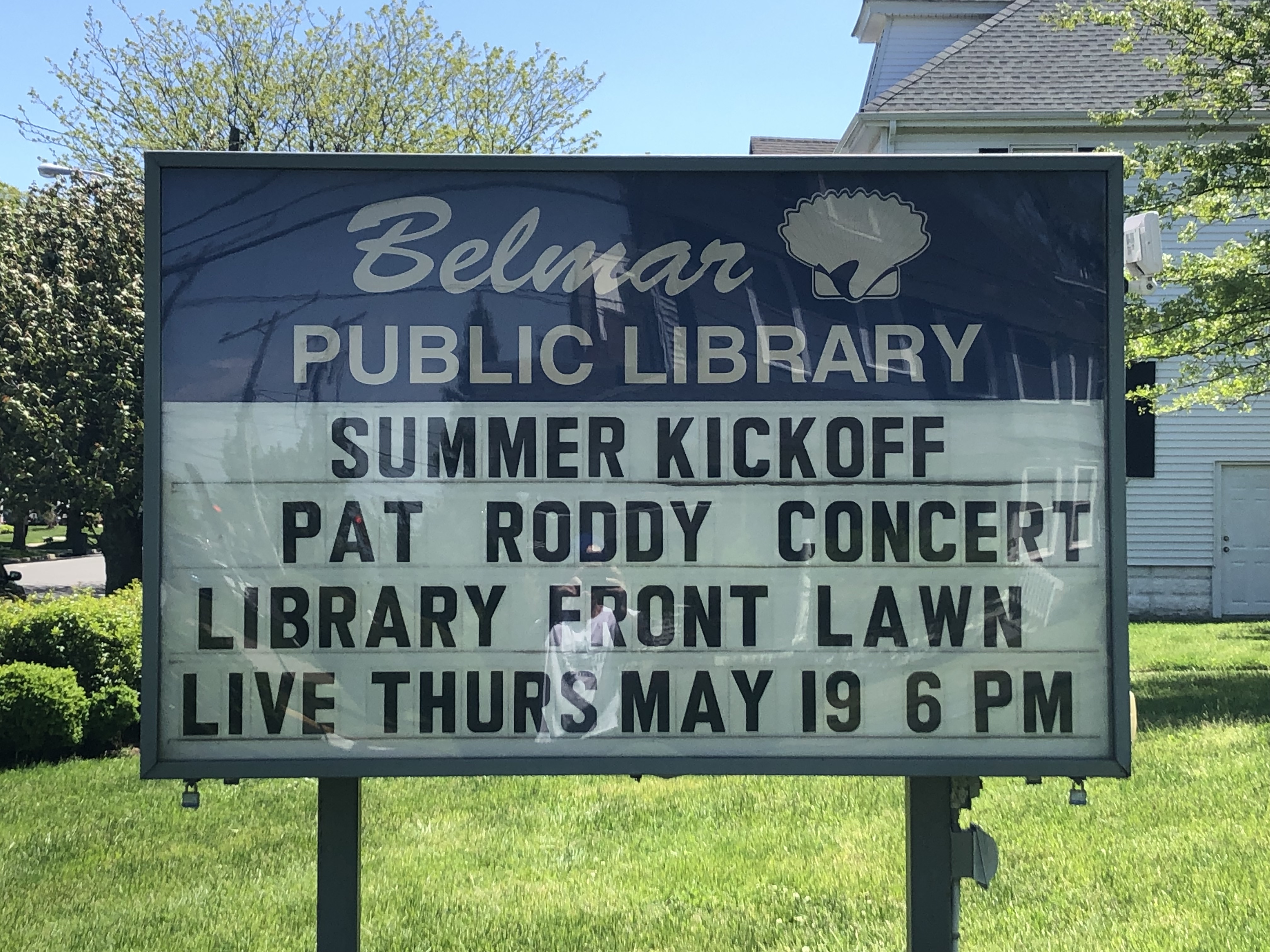 Roddy Band to play on library front lawn